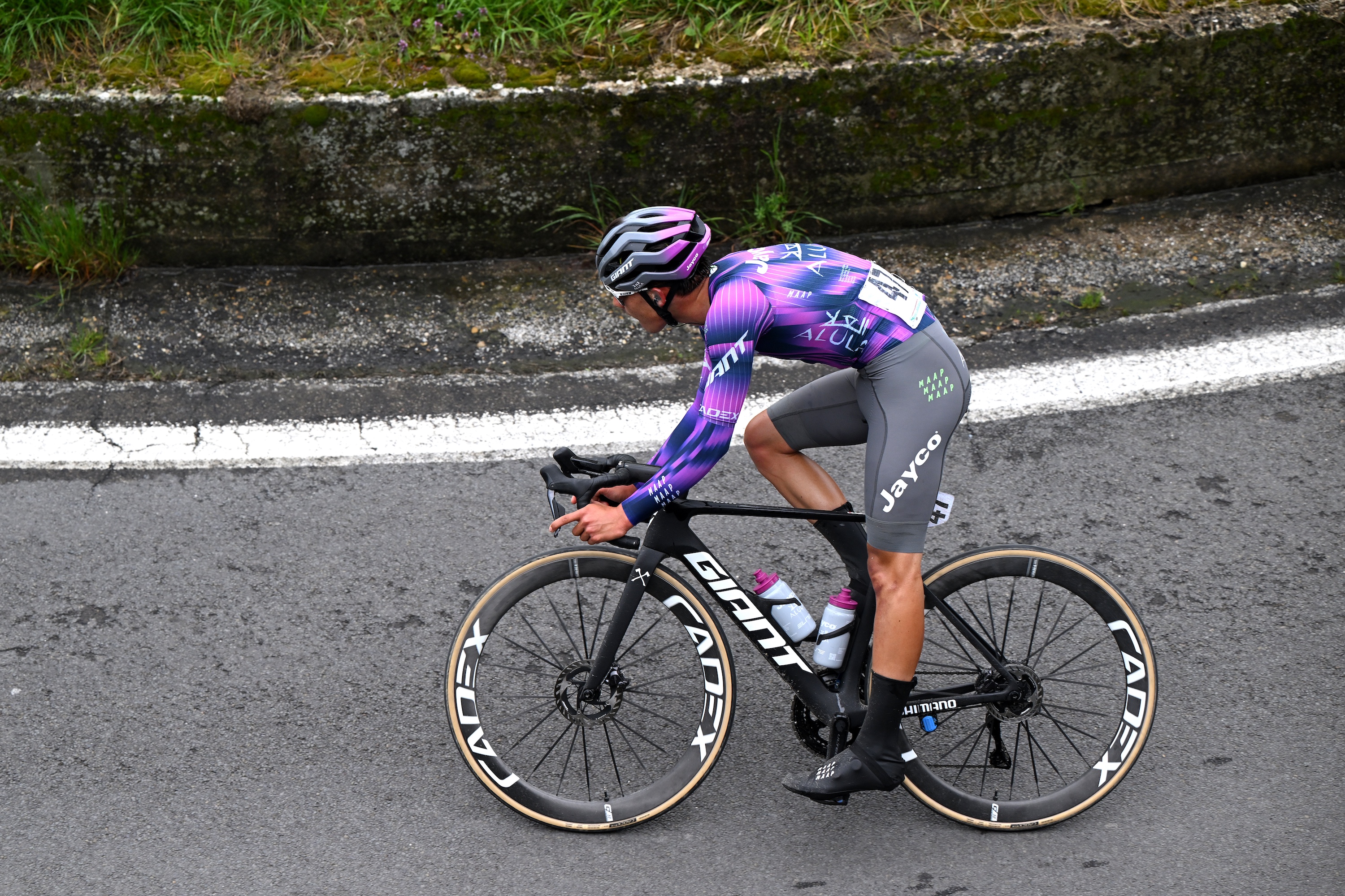 www.cyclingweekly.com