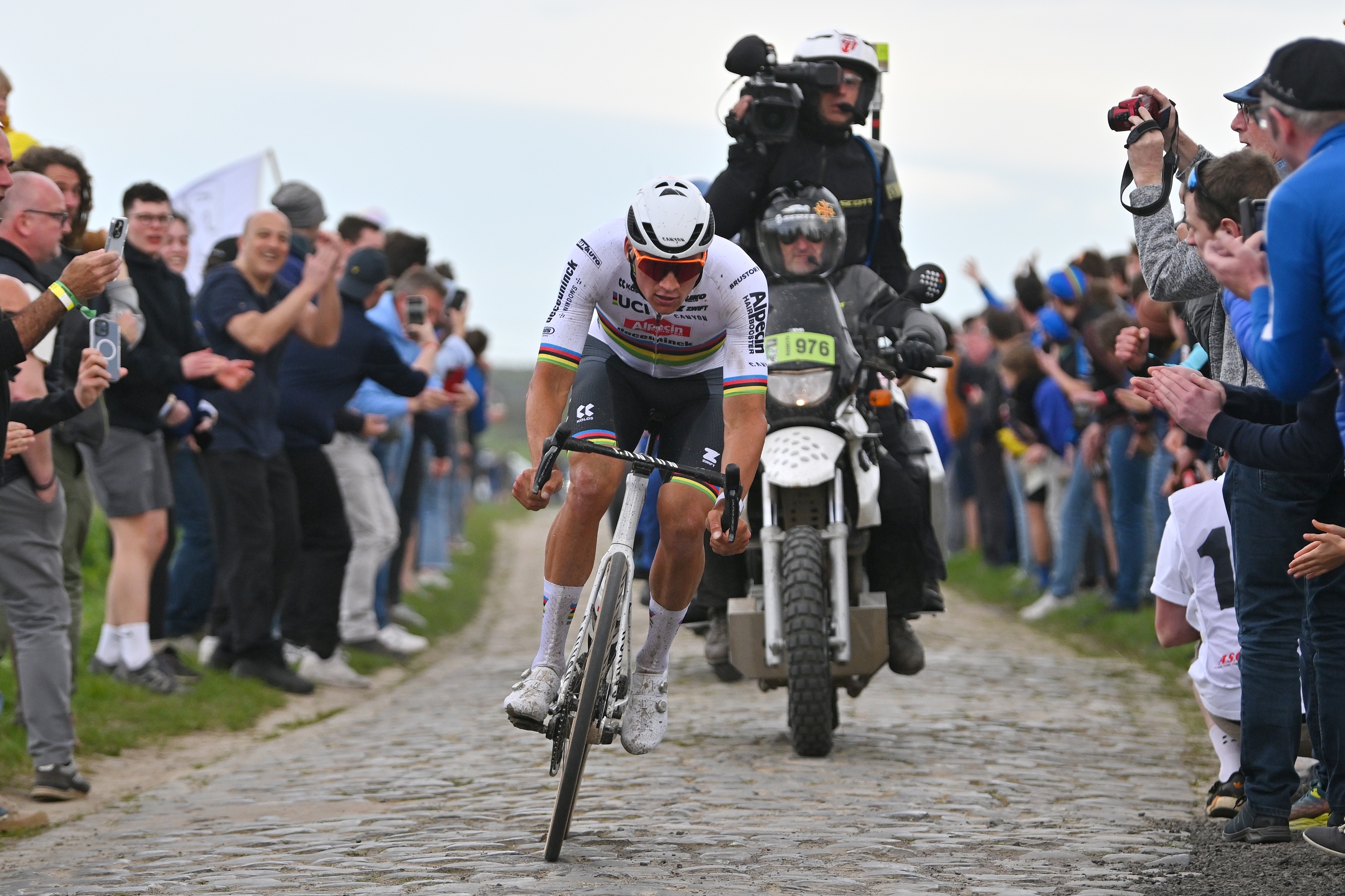 www.cyclingweekly.com