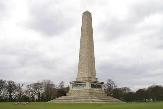 dublin_wellington_monument.jpg