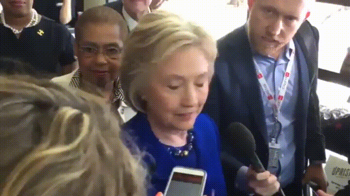 Hillary-Clinton-has-seizure-when-talking-to-reporters-Imgur.gif