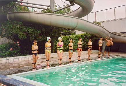 Swimmers_bound_at_poolside_for_Georgian_style_swimming.jpg